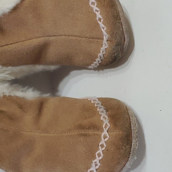 suede Moccasins SIZE 6-12MOS - Picture 4 of 6